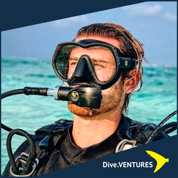 Poseidon Black Line Mask